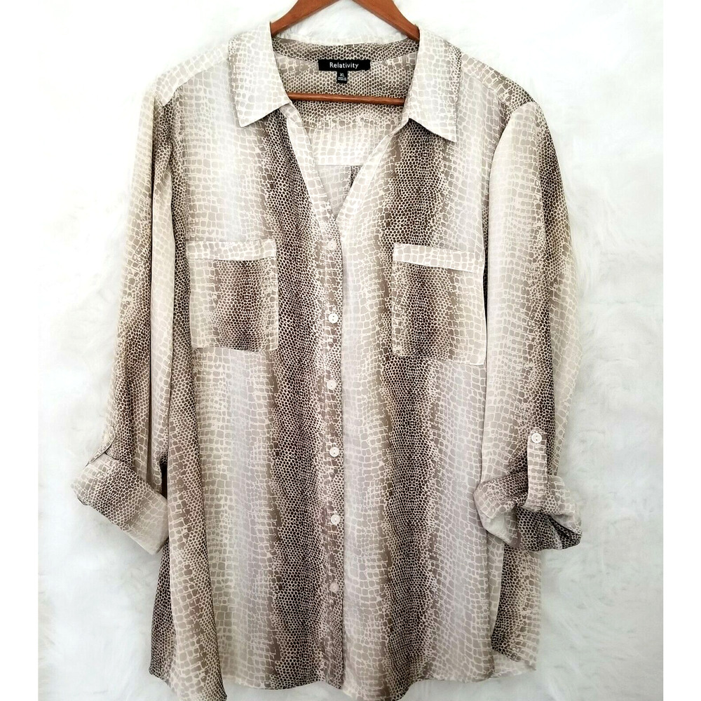 Relativity Blouse animal print brown, button up - Size XL